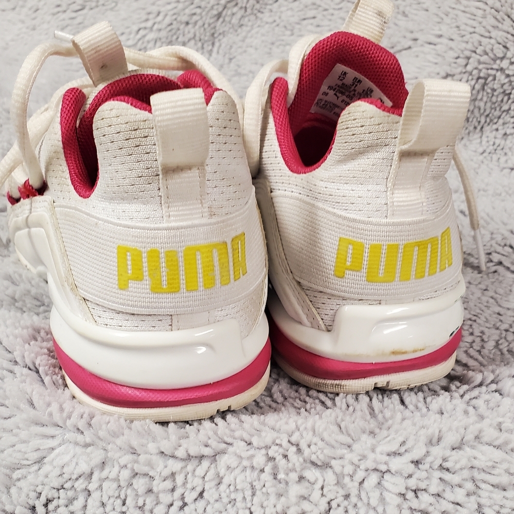 Girls Puma Shoes (size 13US) - Picture 2 of 8